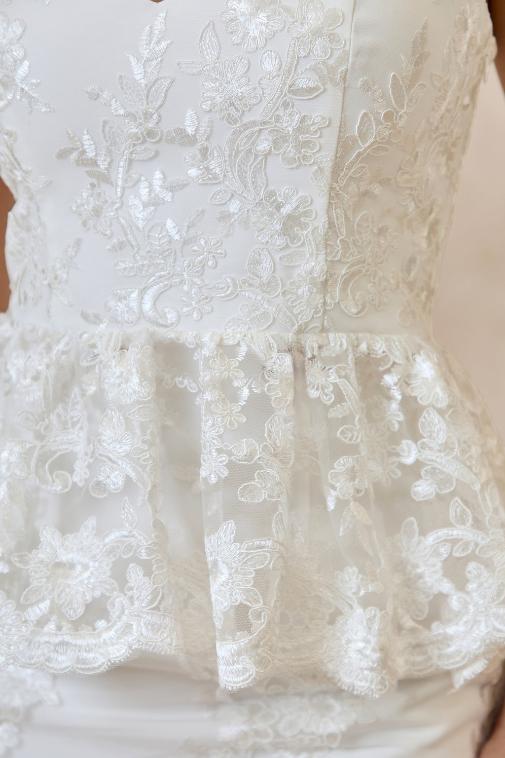 Revia | White Lace Sweetheart-Neck Top