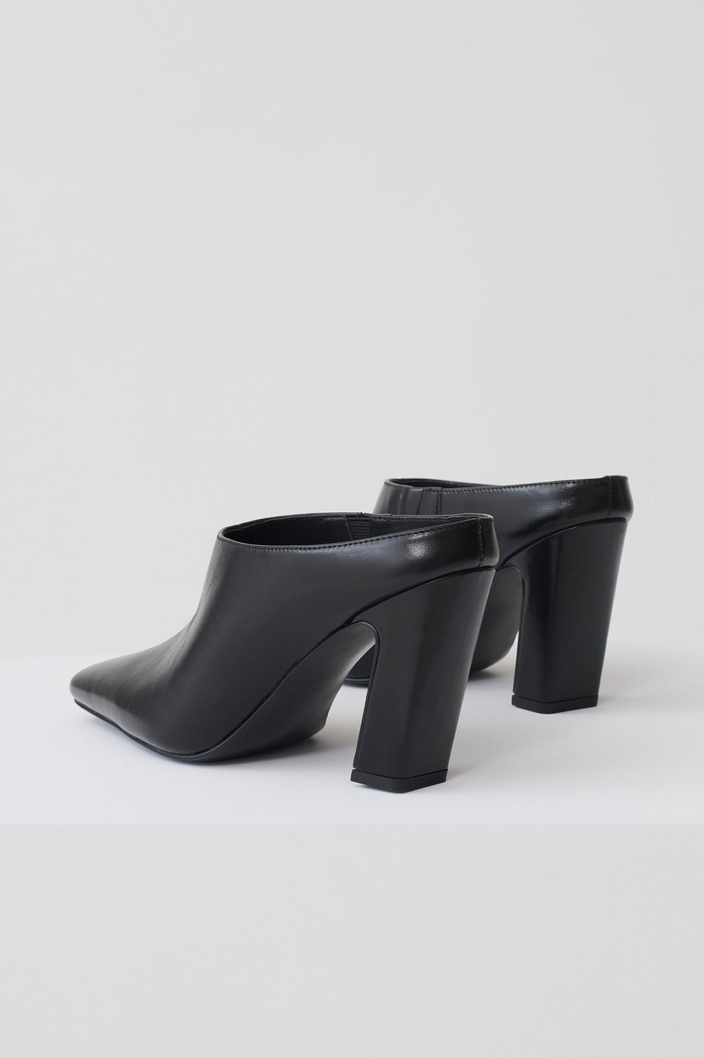 Conne Pointed Mule Wedge - Black