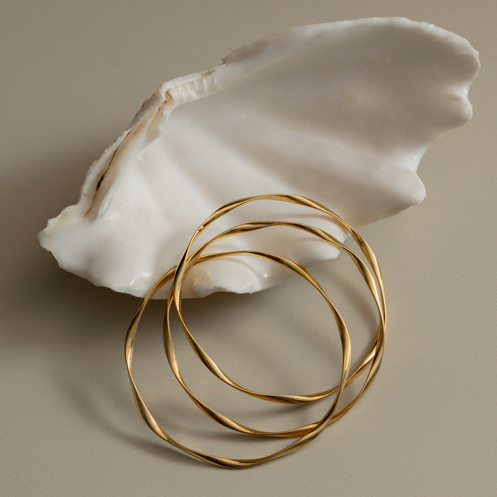 Ribbon Interlocking Bangles