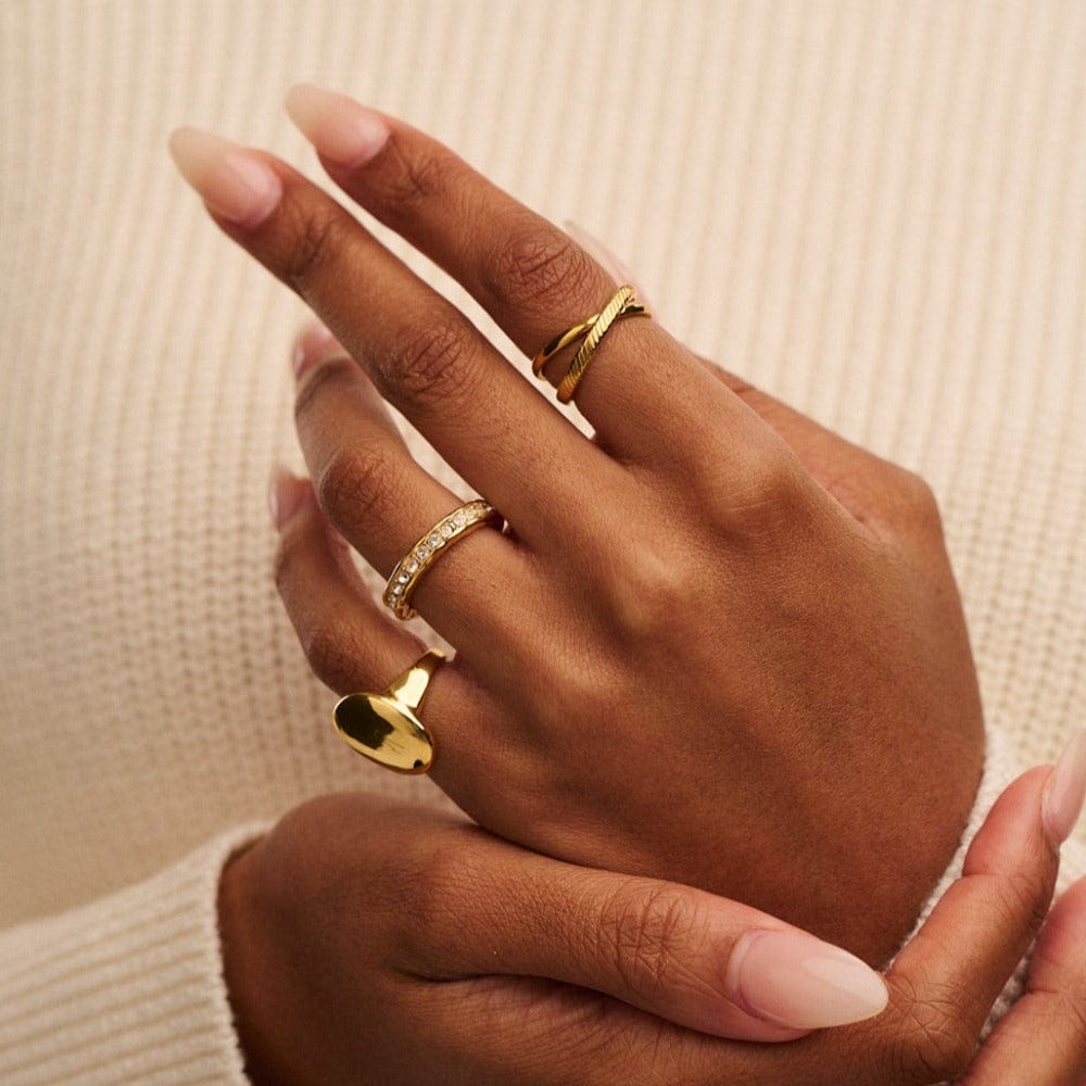 Clean & Textured Interlocking Rings - Gold