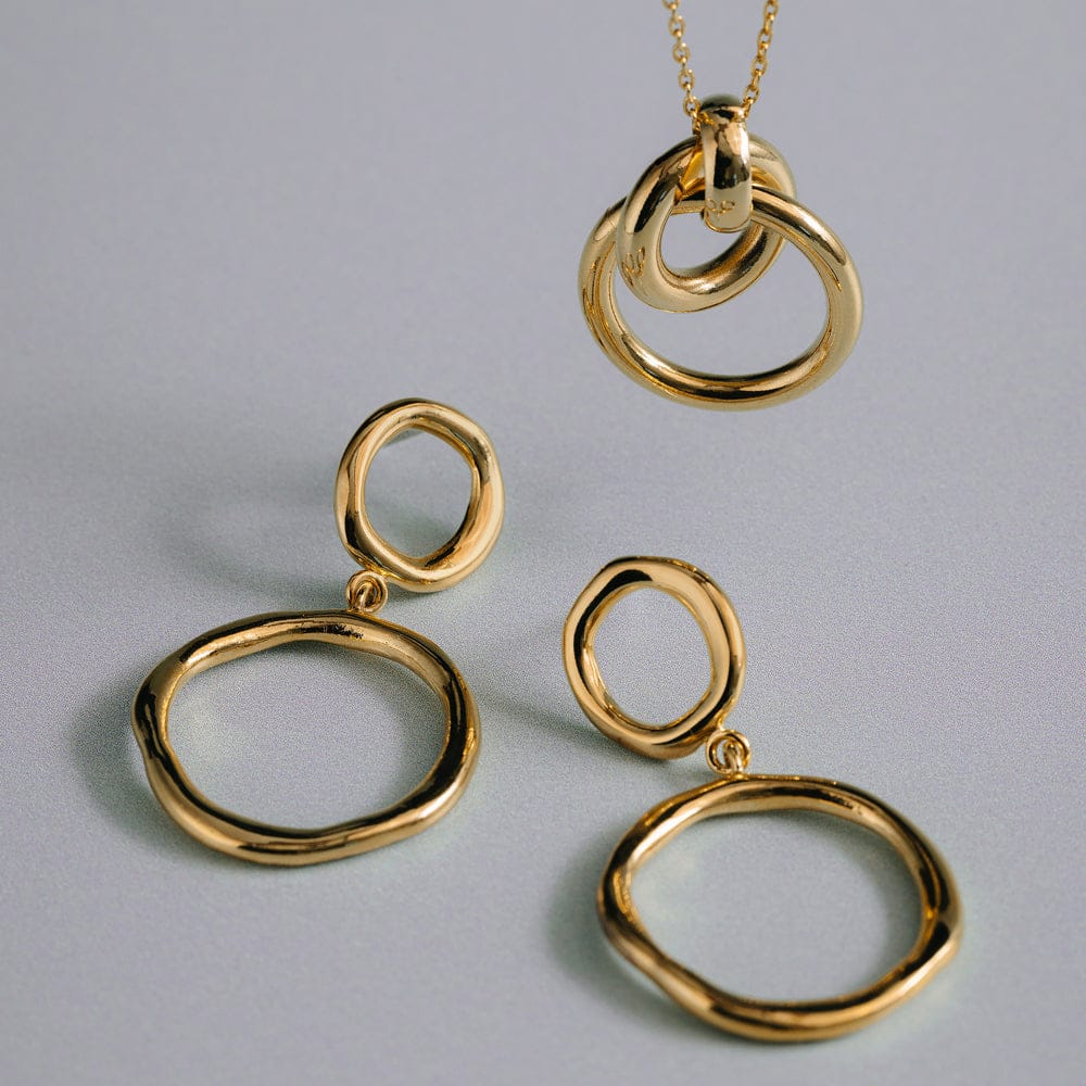 Interlocking Open Circle Necklace