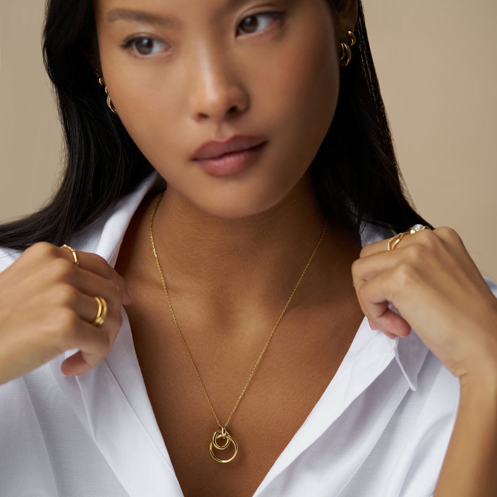 Interlocking Open Circle Necklace