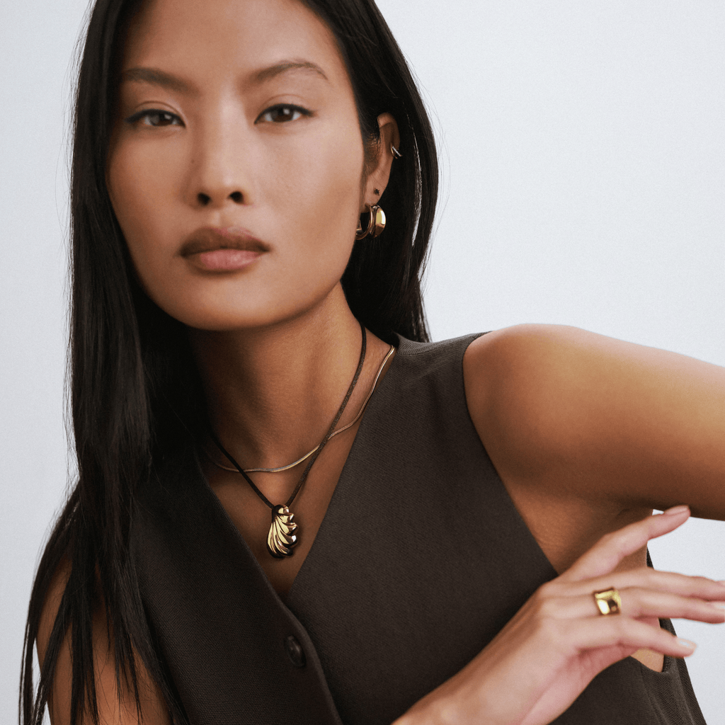 LUXE Shell Pendant Cord Necklace